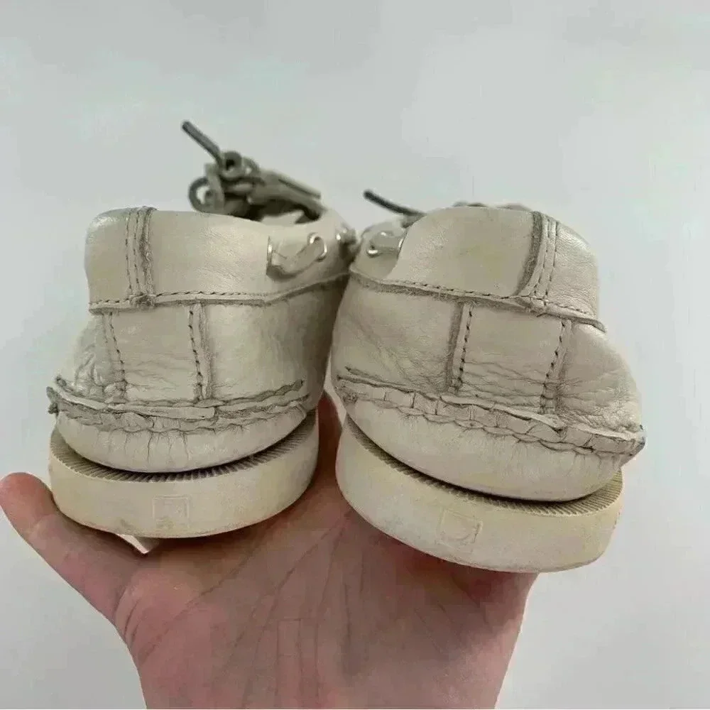 Sperry mens size 9 white leather lace up boat shoes